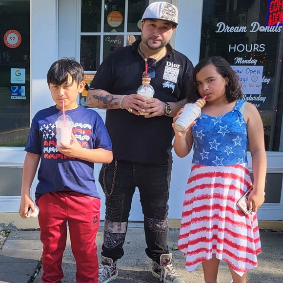 Meet your Posher, Juan - Picture 2 of 9